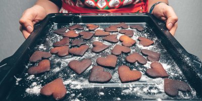 Připálené perníčky na plechu