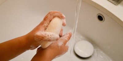Umývání rukou mýdlem