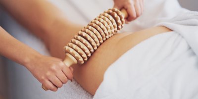 Maderoterapie na klientce