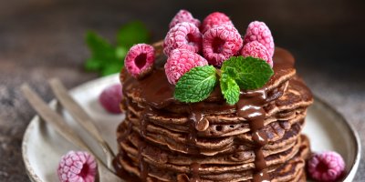 Palačinkový dort s malinami