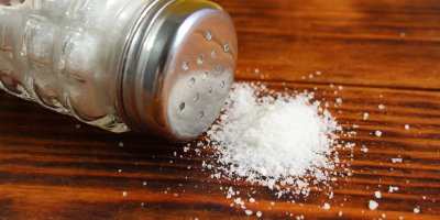 Vysypaná sůl ze solničky