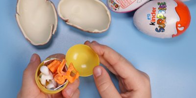 Vajíčko Kinder surprise s hračkou uvnitř