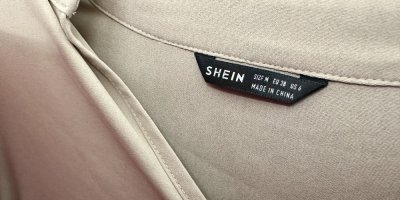Tričko se štítkem značky Shein