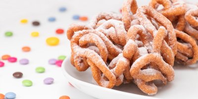 Funnel Cake na talíři 