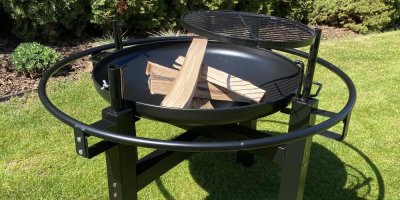 Multifunkční ohniště s grilovací jehlou KENTUCKY