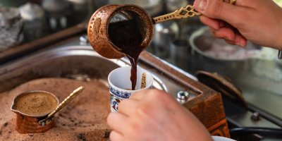 Příprava turecké kávy