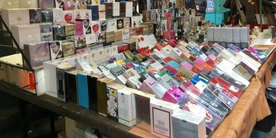 Toaletní vody v obchodě