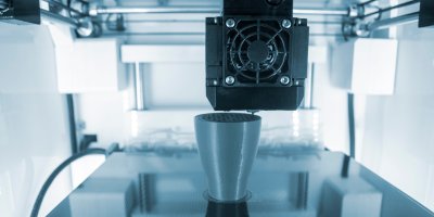 3D tiskárna v provozu