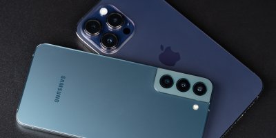 Mobilní telefony Samsung a iPhone