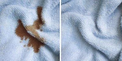 Na polovině obrázku látka se skvrnou, na druhé polovině bez skvrny