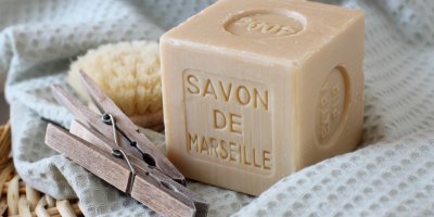 Kostka mýdla na prádle