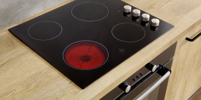 Zapnutá sklokeramická deska