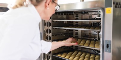 Blanka Hanková peče makronky