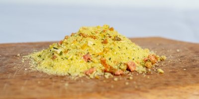 Vegeta vysypaná na stole