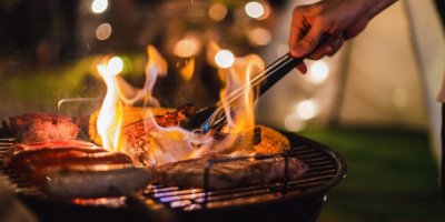 Grilování s ohněm