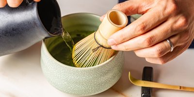Příprava nápoje matcha