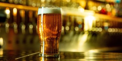 Sklenice s pivem