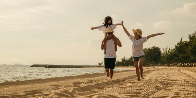 Šťastná rodina na pláži