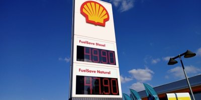 Vysoké ceny paliva na čerpací stanici Shell v roce 2022