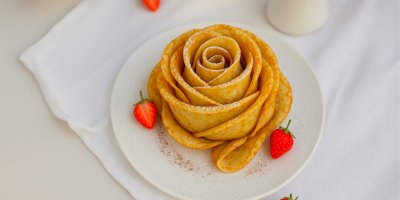 Růže z palačinek