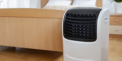 Mobilní klimatizace v ložnici