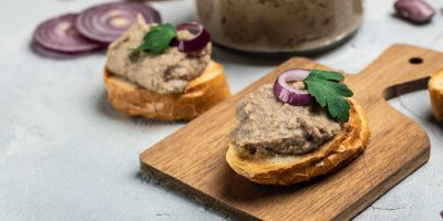 Paštika na krajíci chleba