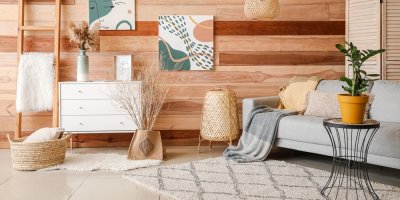 Moderní interiér s dekoracemi z přírodních materiálů