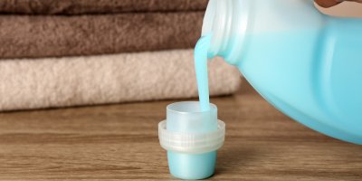 Nalívaní aviváže do vršku