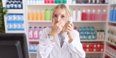 Lékárnice u telefonu