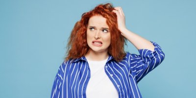 Žena se zoufalým výrazem