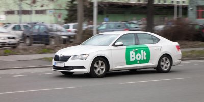Auto Bolt na silnici