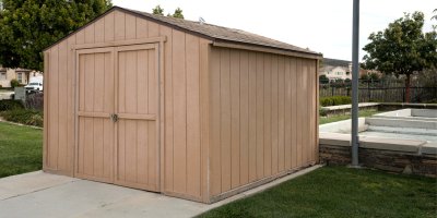 Dřevěná malá garáž