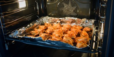 Marinovaná kuřecí křídla na plechu v parní troubě