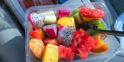 Nakrájené ovoce v krabičce