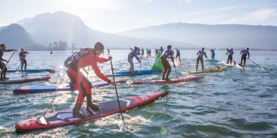 Závod na paddleboardech