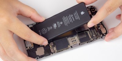 Výměna baterie v mobilu