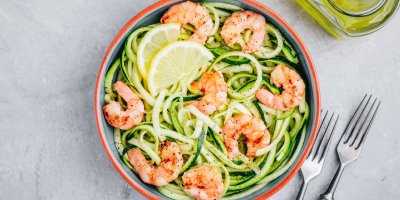Cuketové špagety s krevetami