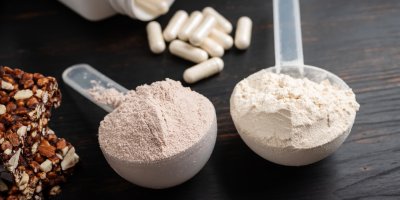 Proteiny v plastových lžičkách