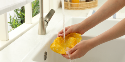 Ruce myjící voskovaný ubrousek 