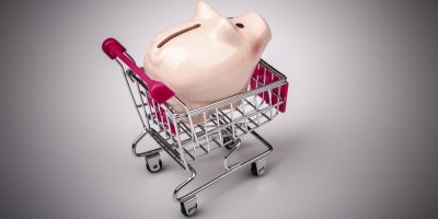 Prasátko v nákupním vozíku