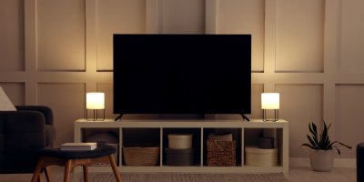Televize v obývacím pokoji