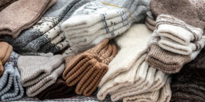 Vlněné ponožky na tržnici