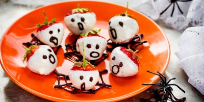 Strašidla z jahod s bílou polevou