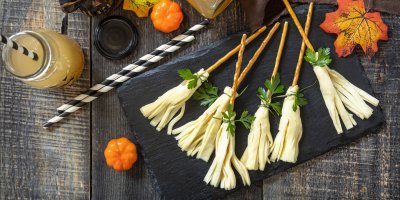 Košťata ze sýru s tyčinkami