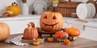 Halloweenská dýně v kuchyni