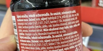 Etiketa na obalu sójové omáčky