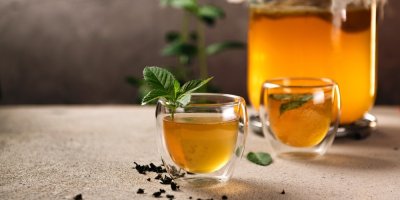 Kombucha ve sklenicích