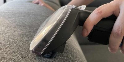 Čištění sedačky tepovačem