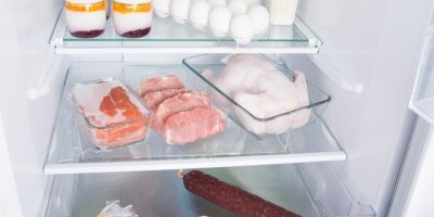 Maso uskladněné v lednici