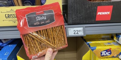 Slané tyčinky v rukou